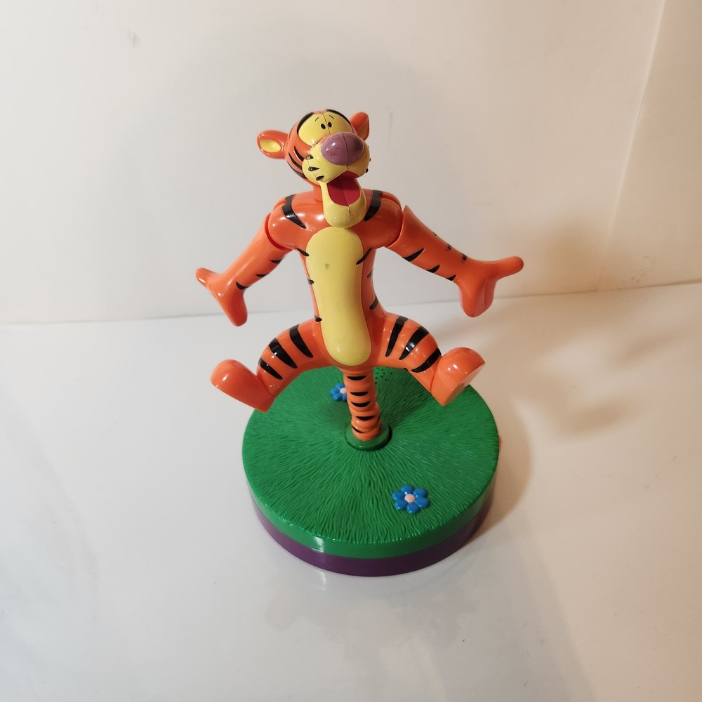 Disney Winnie the Pooh Tigger Bouncing Electronic Toy 2006 Hasbro Vintage 10"